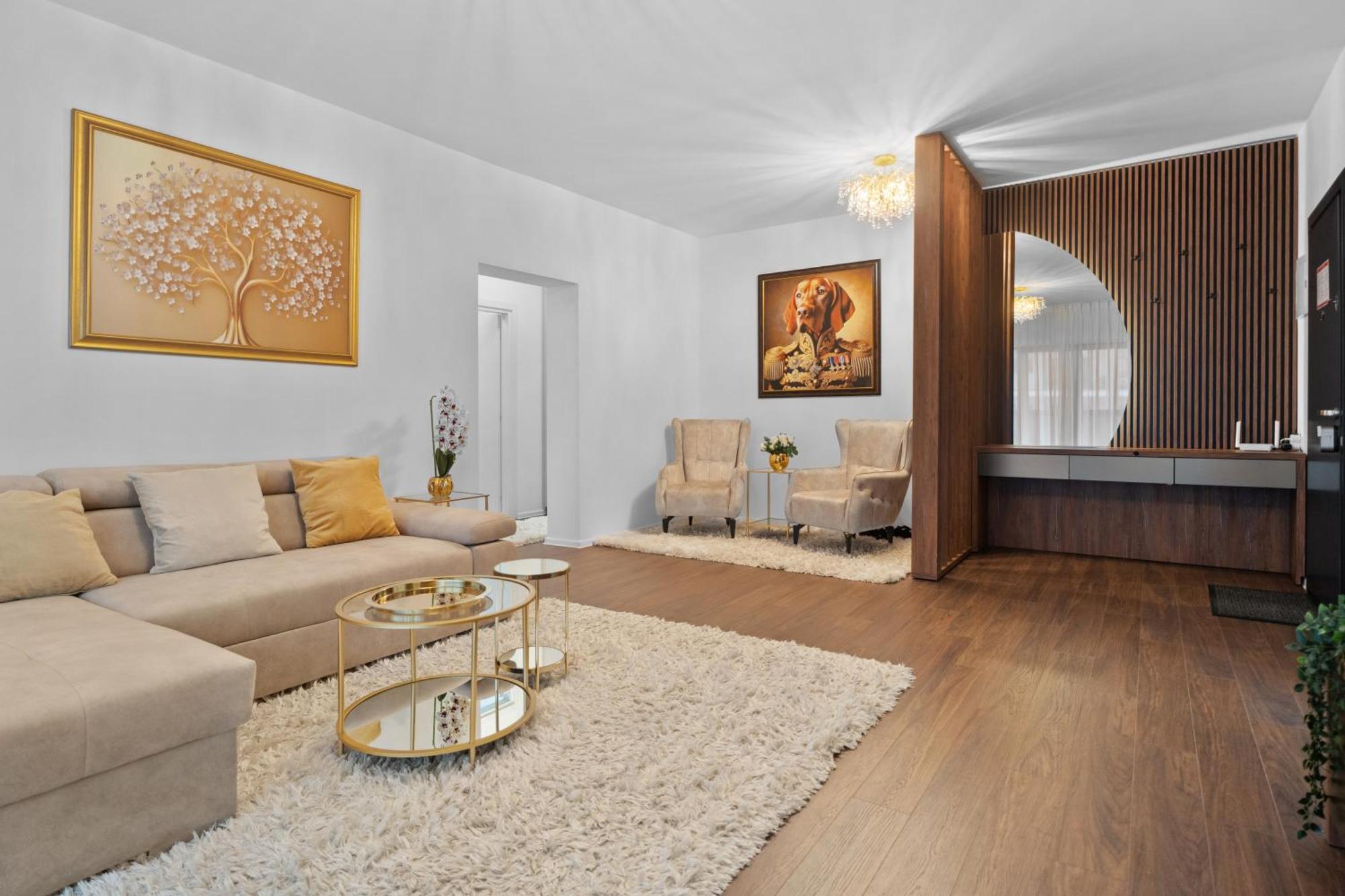 Apartment Stylish Gold Accents Bucharest
