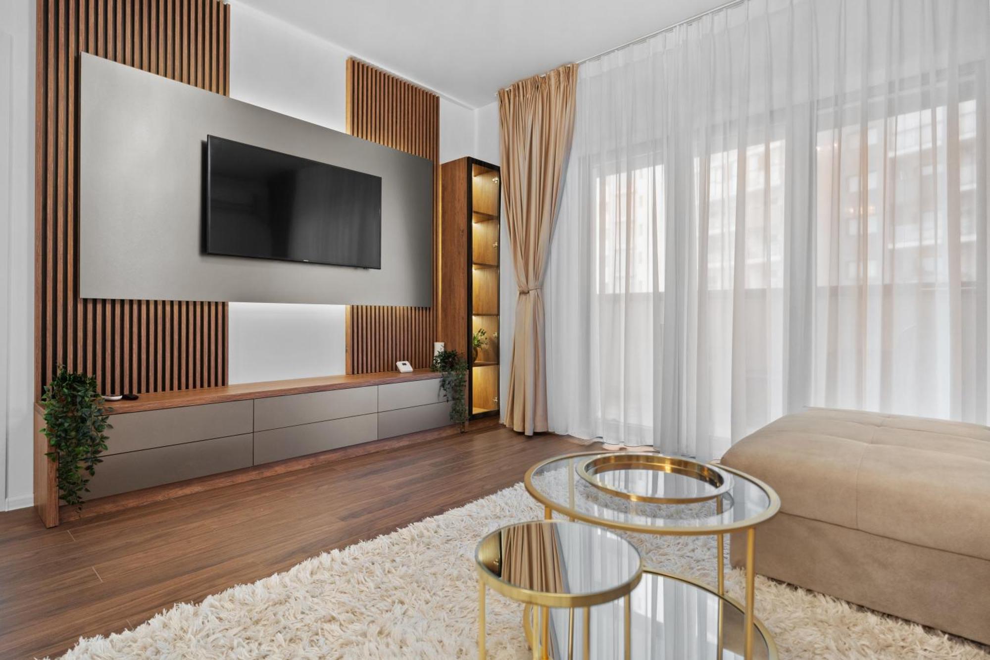 Stylish Gold Accents * Bucharest
