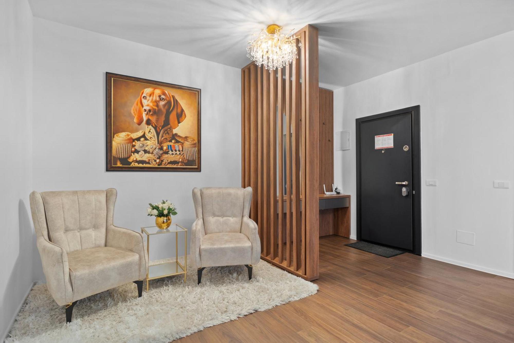 Apartment Stylish Gold Accents Bucharest