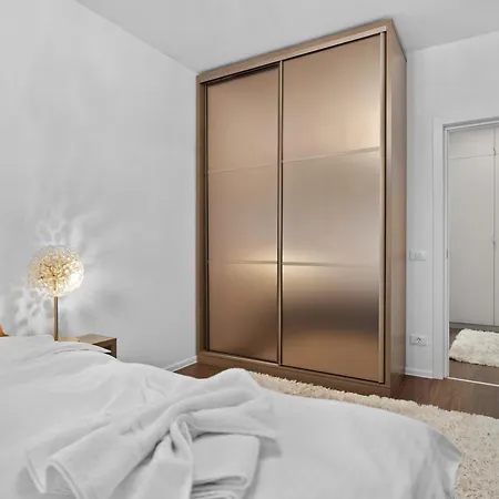 Stylish Gold Accents Apartment Bucharest Exterior photo